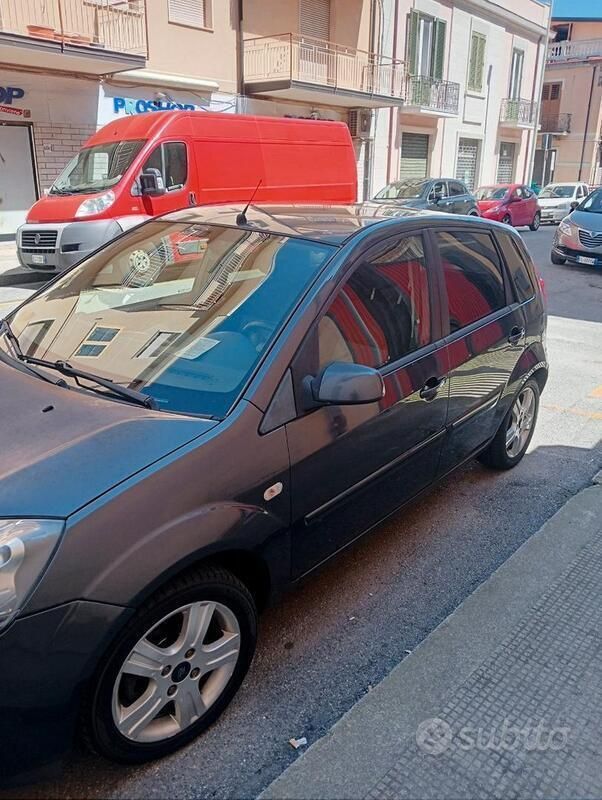 Usata Ford Fiesta 75 CV (55 kW) 2008 Utilitaria