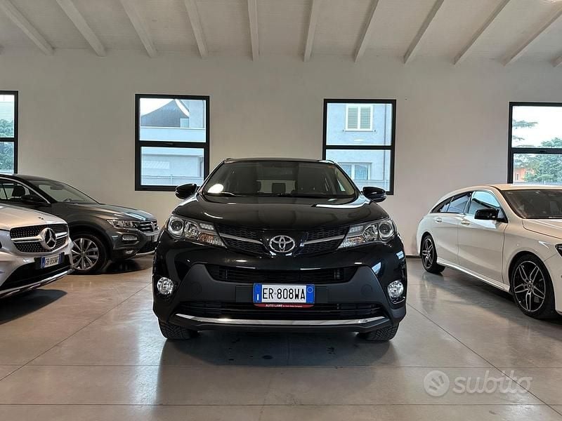 Usata Toyota RAV4 Lounge 150 CV (110 kW) 2013 Nero SUV