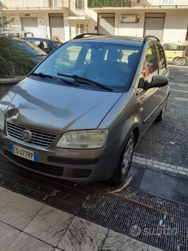 Usata Fiat Idea 77 CV (56 kW) 2010 Grigio Monovolume