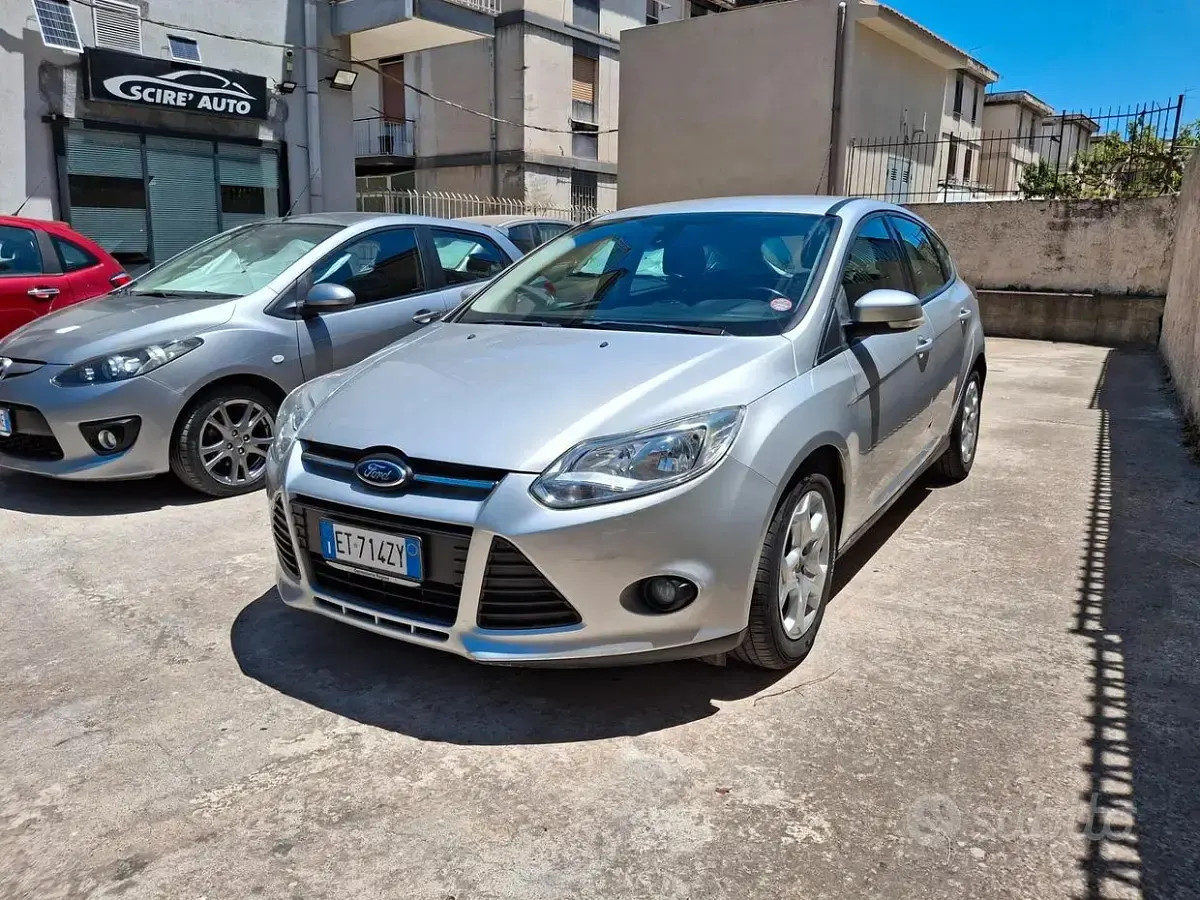 Usata Ford Focus 95 CV (69 kW) 2014 Grigio Berlina