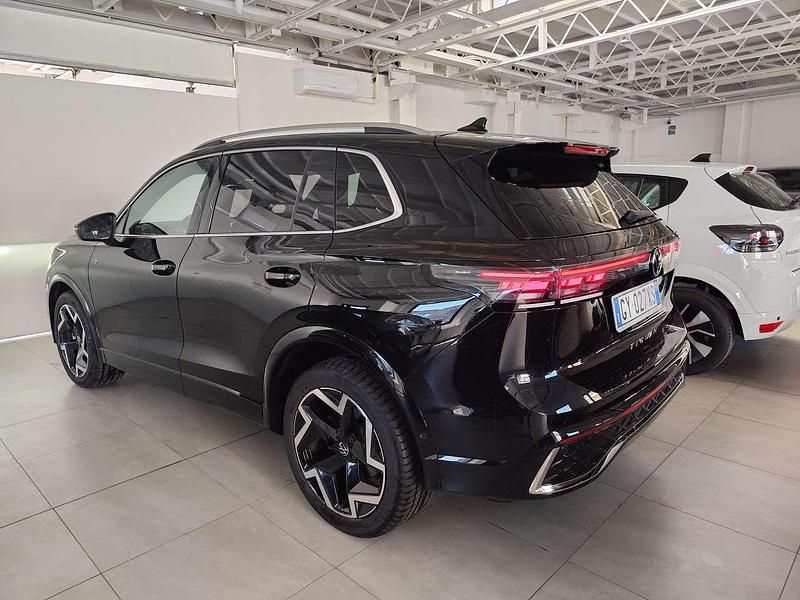 Usata VW Tiguan R-line Plus 150 CV (110 kW) 2025 Nero SUV