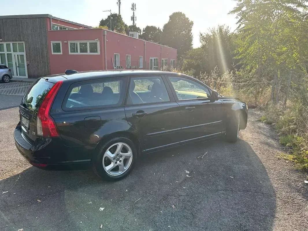 Usata Volvo V50 Plus 115 CV (84 kW) 2011 Nero Station wagon
