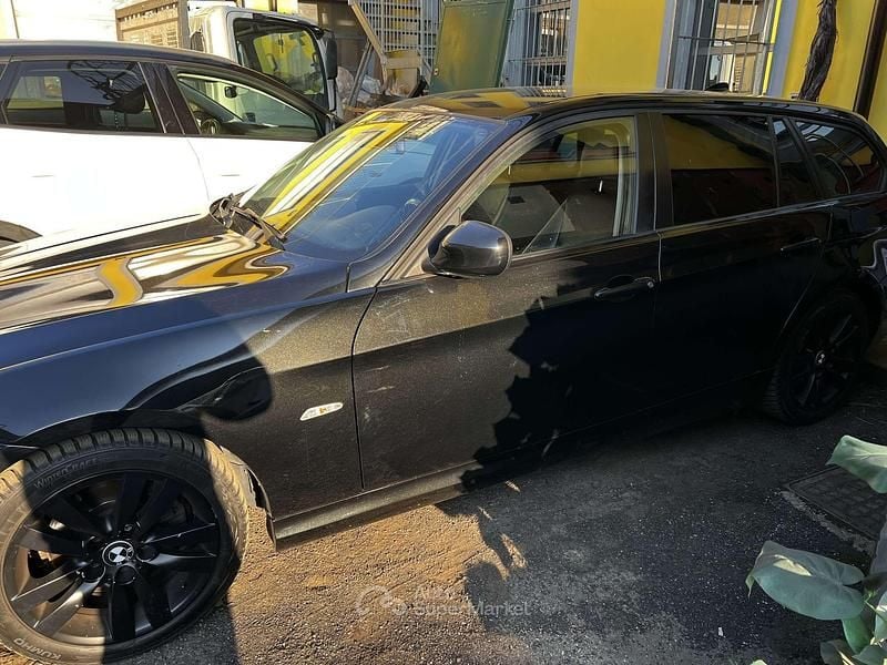 Usata BMW 320 184 CV (135 kW) 2011 Nero Station wagon