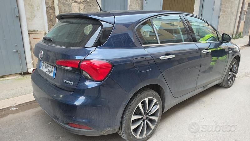 Usata Fiat Tipo Lounge 120 CV (88 kW) 2018 Blu Berlina