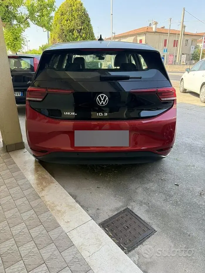 Usata VW ID.3 Pro 69 kW (95 CV) 2023 Rosso Utilitaria