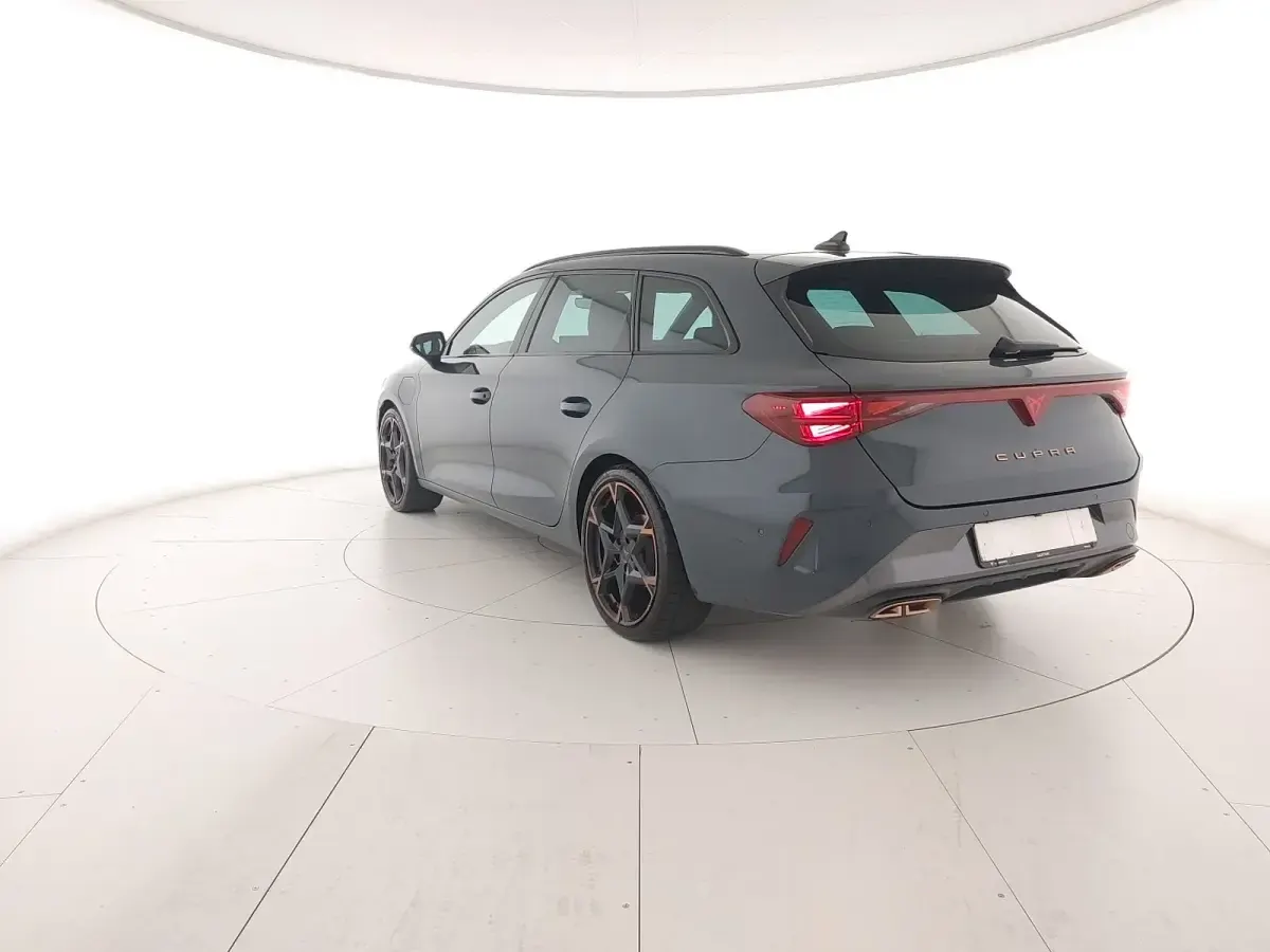 Usata Cupra Leon 204 CV (150 kW) 2025 Fiord blue Station wagon