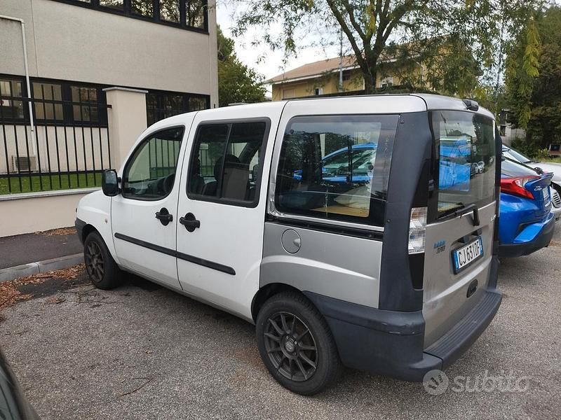 Usata Fiat Doblò 101 CV (74 kW) 2003 Monovolume