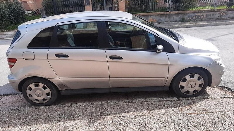Usata Mercedes B180 2008 Grigio Monovolume