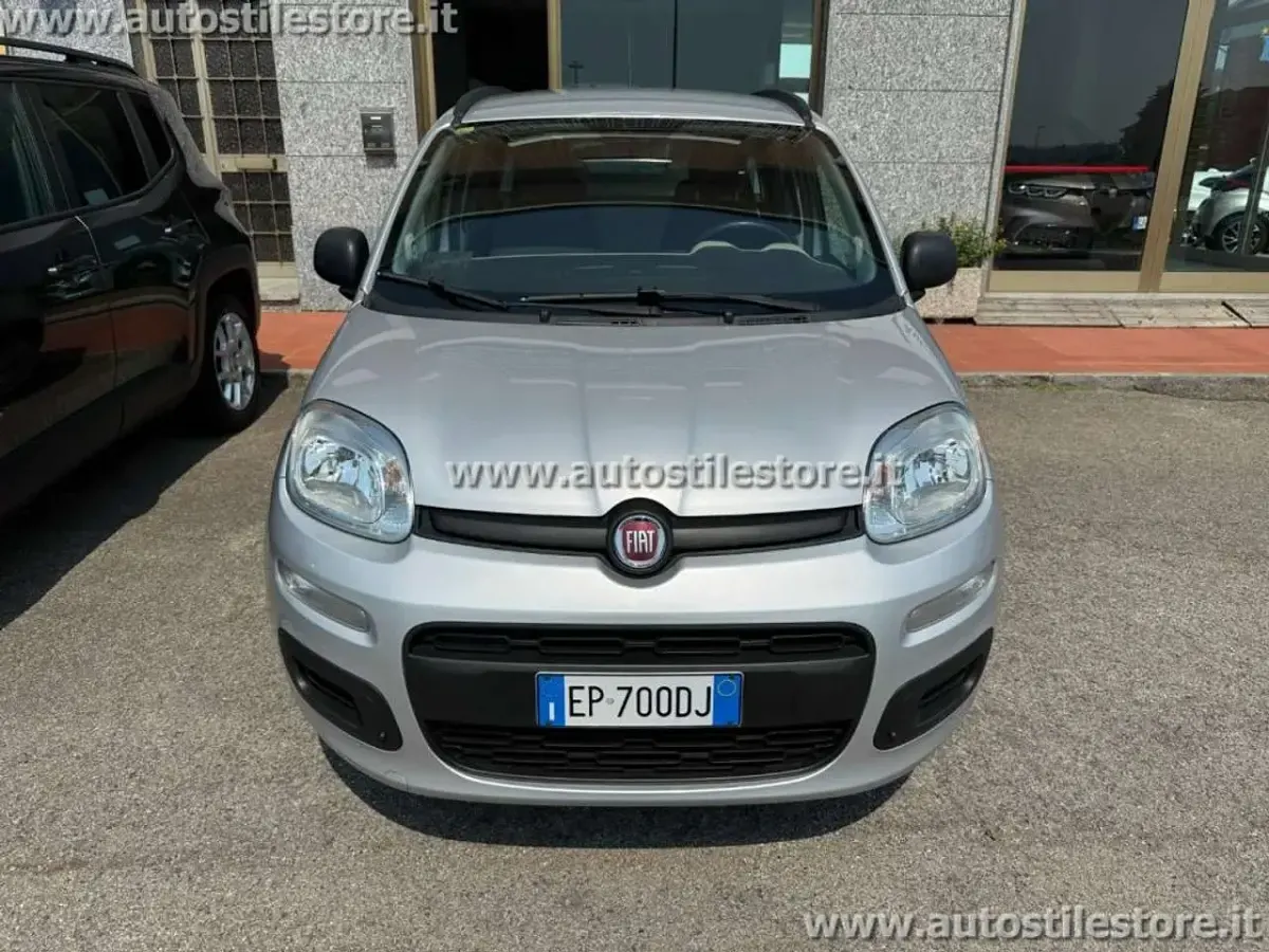 Usata Fiat Panda Easy 69 CV (50 kW) 2012 Argento metallizzato Utilitaria