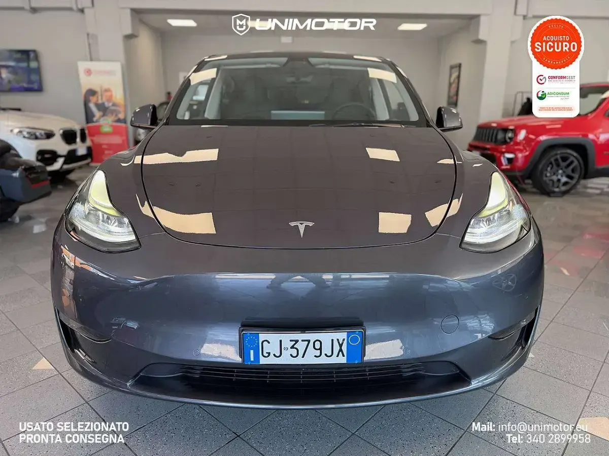 Usata Tesla Model Y 152 kW (208 CV) 2022 Grigio SUV