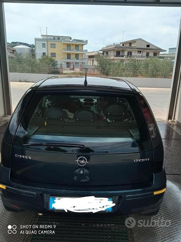 Usata Opel Corsa 69 CV (50 kW) 2004 Blu Utilitaria