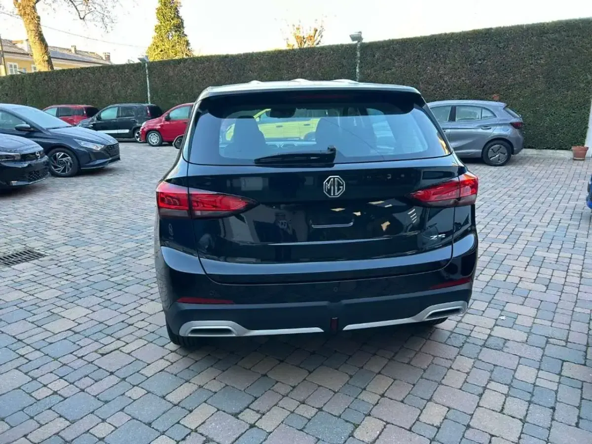 Nuova MG ZS 116 CV (85 kW) 2026 Nero SUV