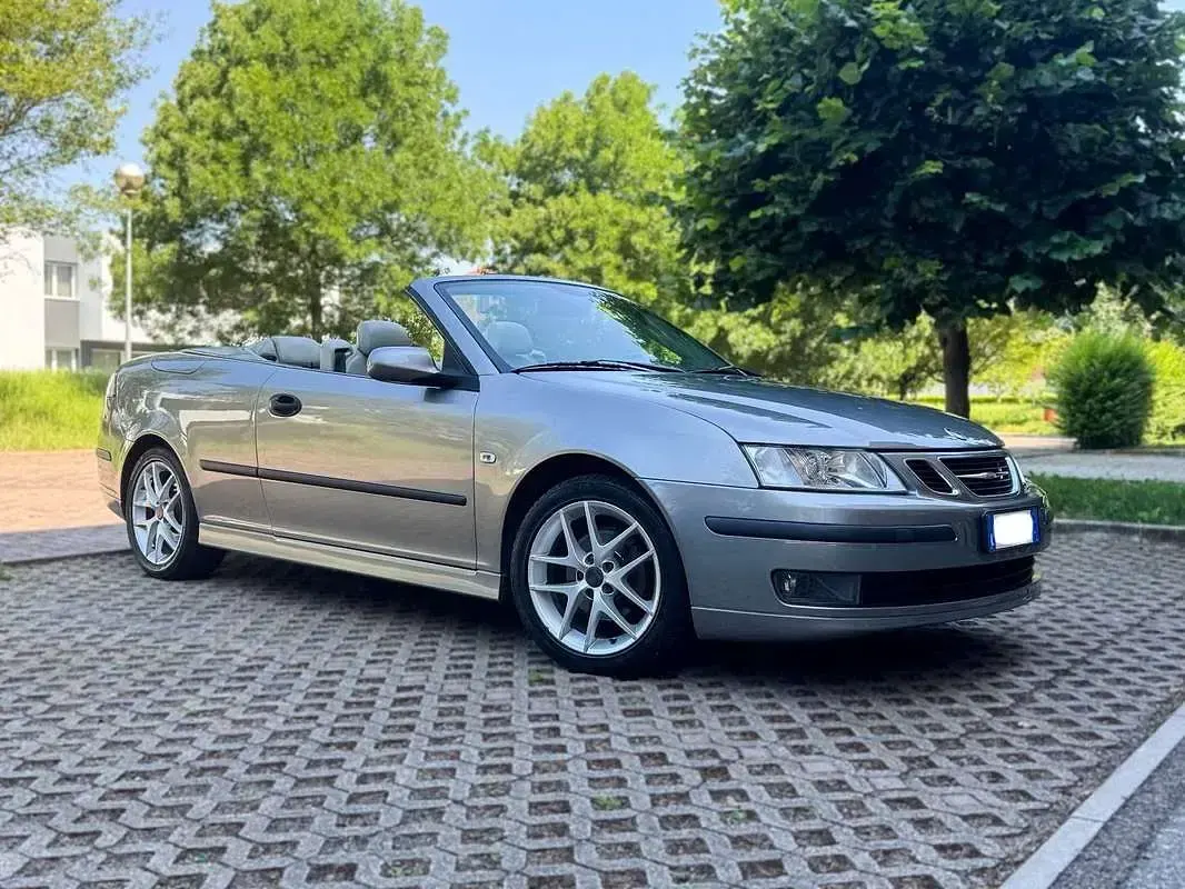Usata Saab 9-3 Vector 150 CV (110 kW) 2004 Argento Cabrio