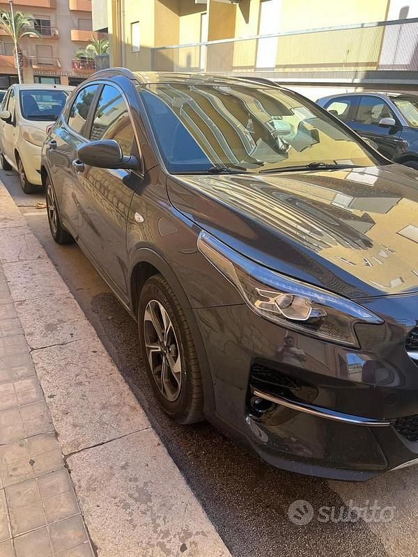 Begagnad Kia XCeed Turbo 120 HK (88 kW) 2022 Grå SUV