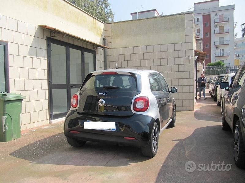 Usata Smart ForFour Prime 70 CV (51 kW) 2015 Nero Utilitaria