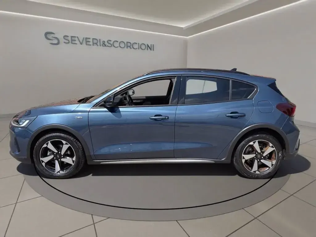 Usata Ford Focus Active 125 CV (91 kW) 2023 Blue metallic (metalliclackierung) Berlina