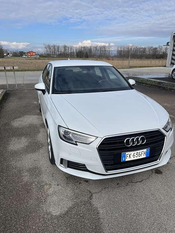 Usata Audi A3 Design 116 CV (85 kW) 2018 Berlina