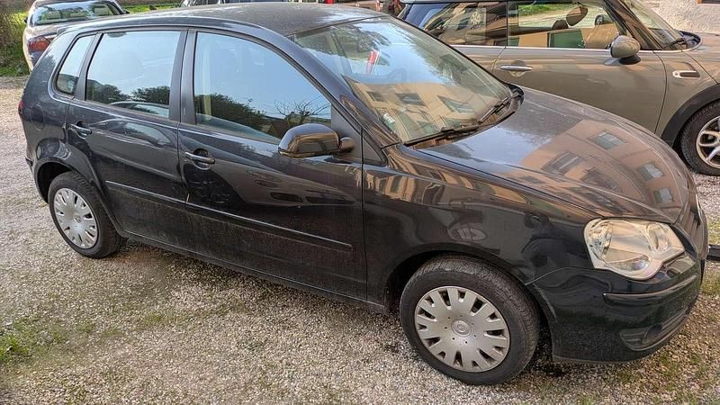Usata VW Polo Trendline 64 CV (47 kW) 2005 Nero Utilitaria