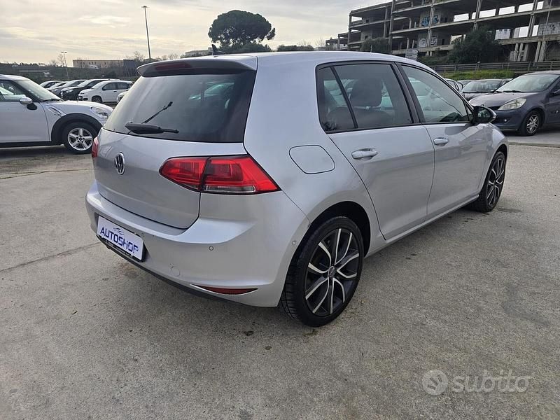 Usata VW Golf VII Trendline 104 CV (76 kW) 2013 Grigio Berlina