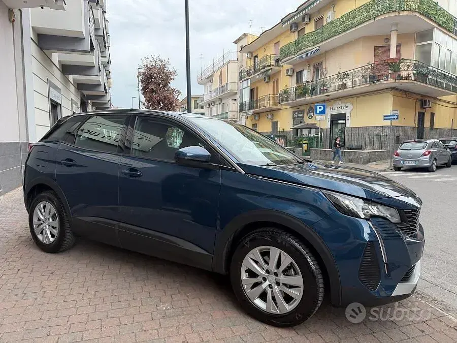 Usata Peugeot 3008 Business-Line 130 CV (95 kW) 2022 Blu SUV