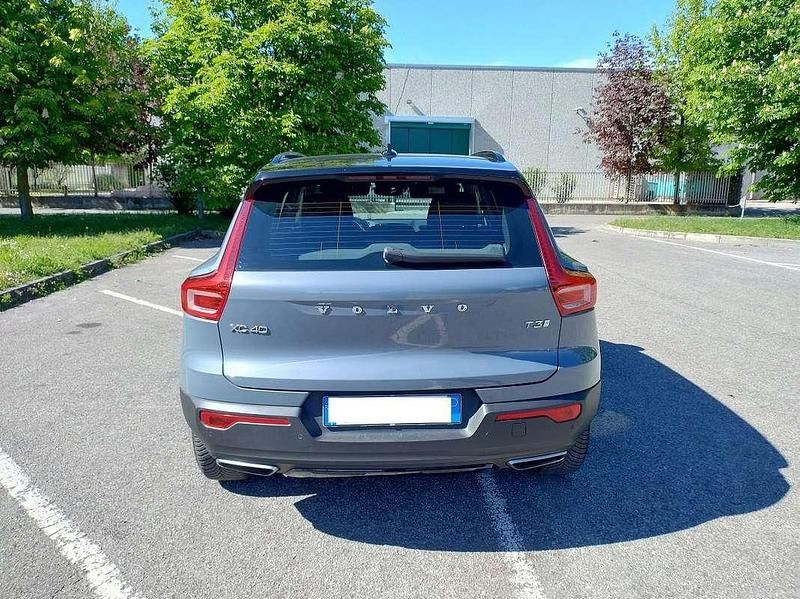Usata Volvo XC40 R-Design 163 CV (119 kW) 2020 Grigio SUV