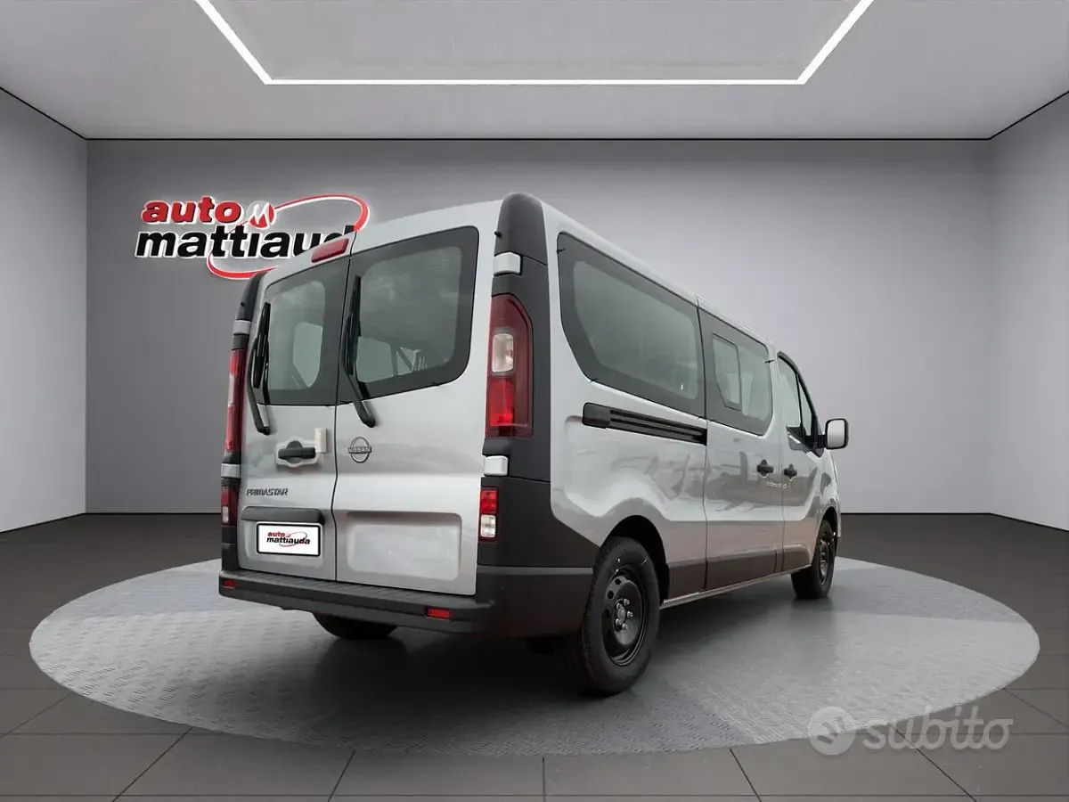 Neu Nissan Primastar Acenta 150 PS (110 kW) 2026 Grau Van / Kleinbus