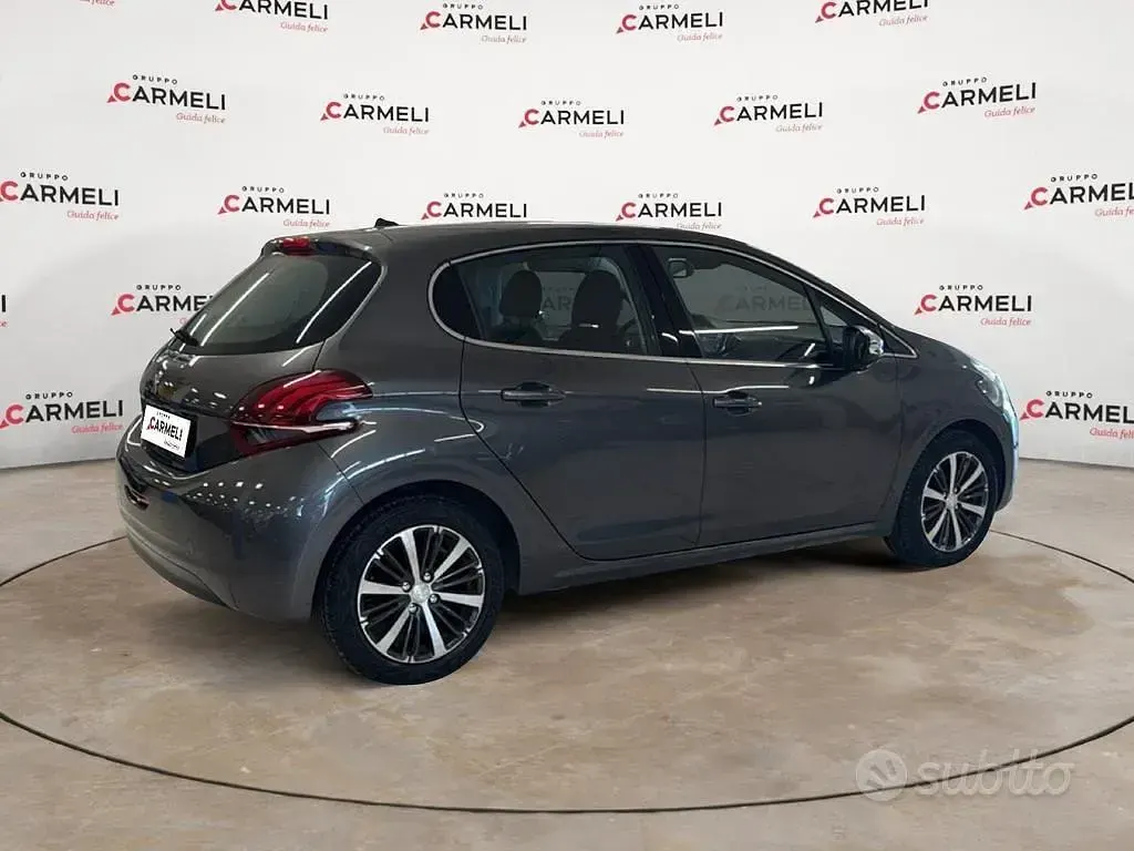 Usata Peugeot 208 Allure 82 CV (60 kW) 2018 Grigio Utilitaria