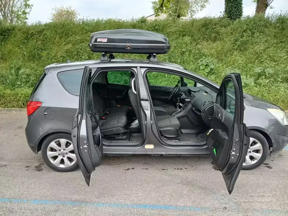 Usata Opel Meriva Cosmo 101 CV (74 kW) 2010 Grigio Monovolume