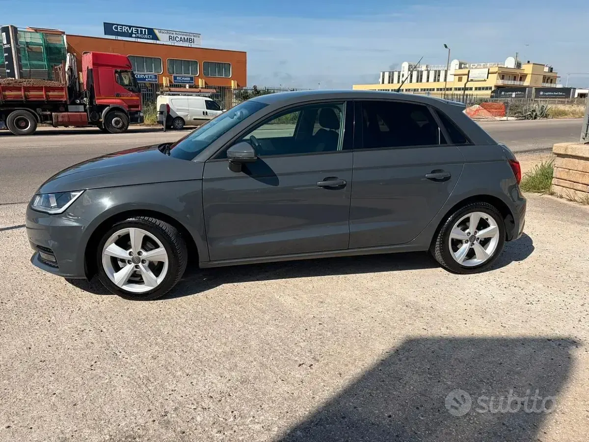 Usata Audi A1 Design 95 CV (69 kW) 2016 Grigio Utilitaria