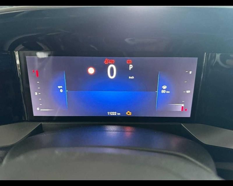Usata Opel Mokka 131 CV (96 kW) 2025 Argento SUV