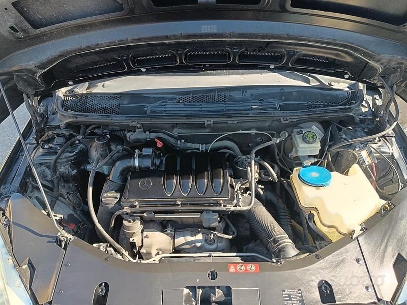 Usata Mercedes B200 140 CV (102 kW) 2009 Nero Monovolume