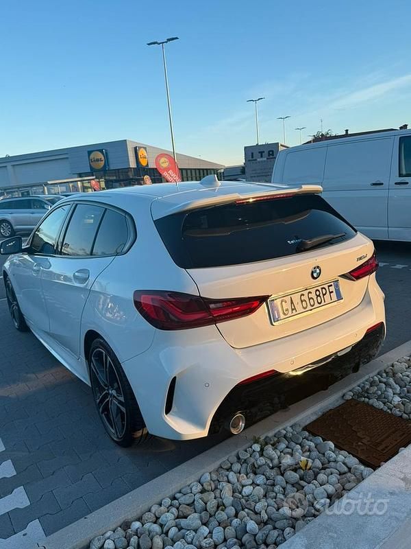 Usata BMW 116 M Sport 116 CV (85 kW) 2020 Bianco Utilitaria