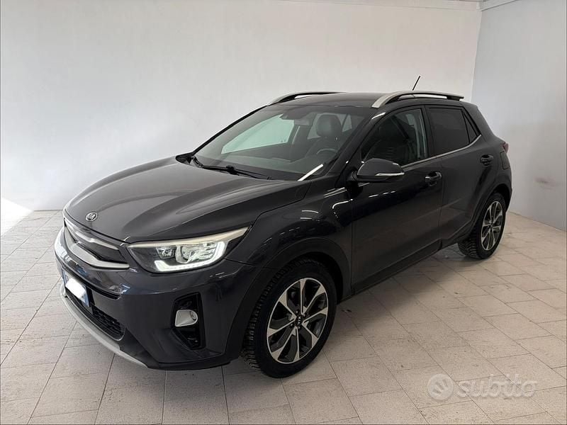 Usata Kia Stonic Style 110 CV (80 kW) 2017 Grigio SUV