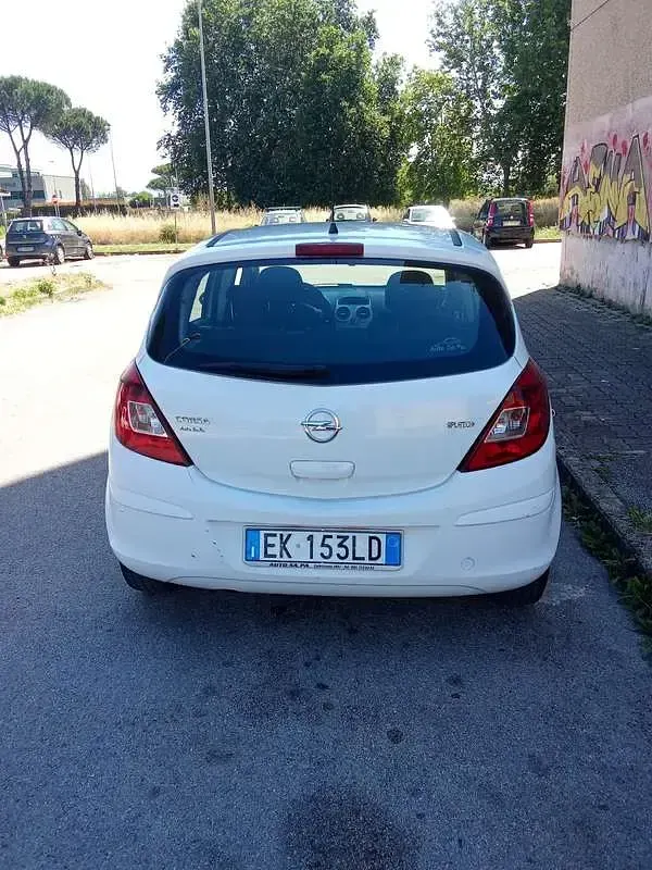 Usata Opel Corsa Edition 86 CV (63 kW) 2011 Utilitaria