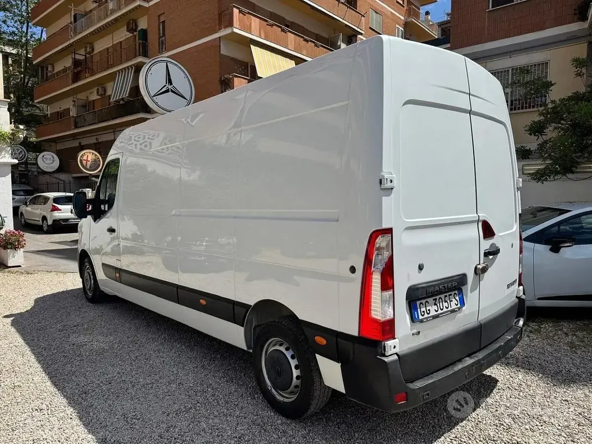 Usata Renault Master 135 CV (99 kW) 2021 Bianco Monovolume
