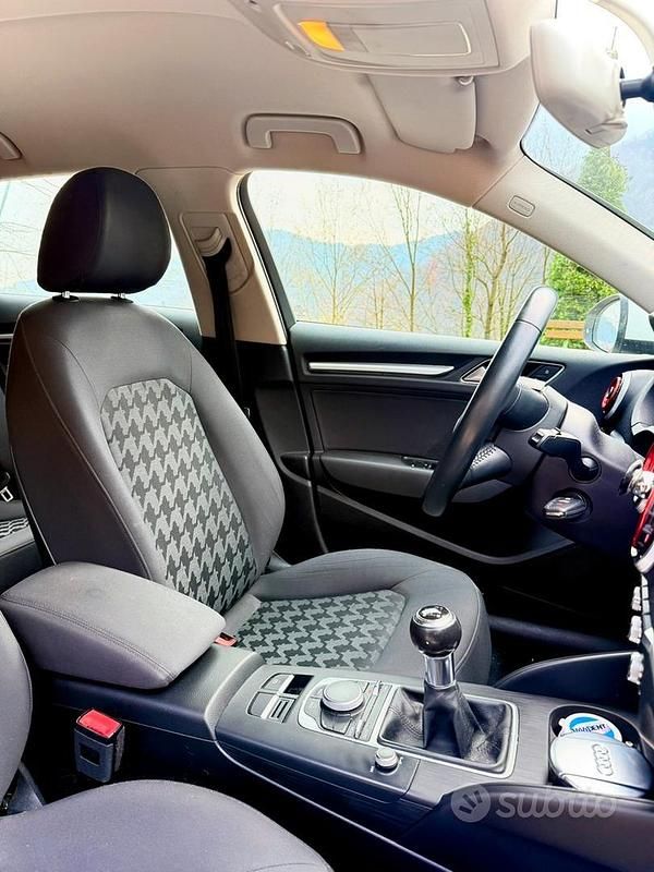 Usado Audi A3 110 CV (80 kW) 2016 Blanco Familiar