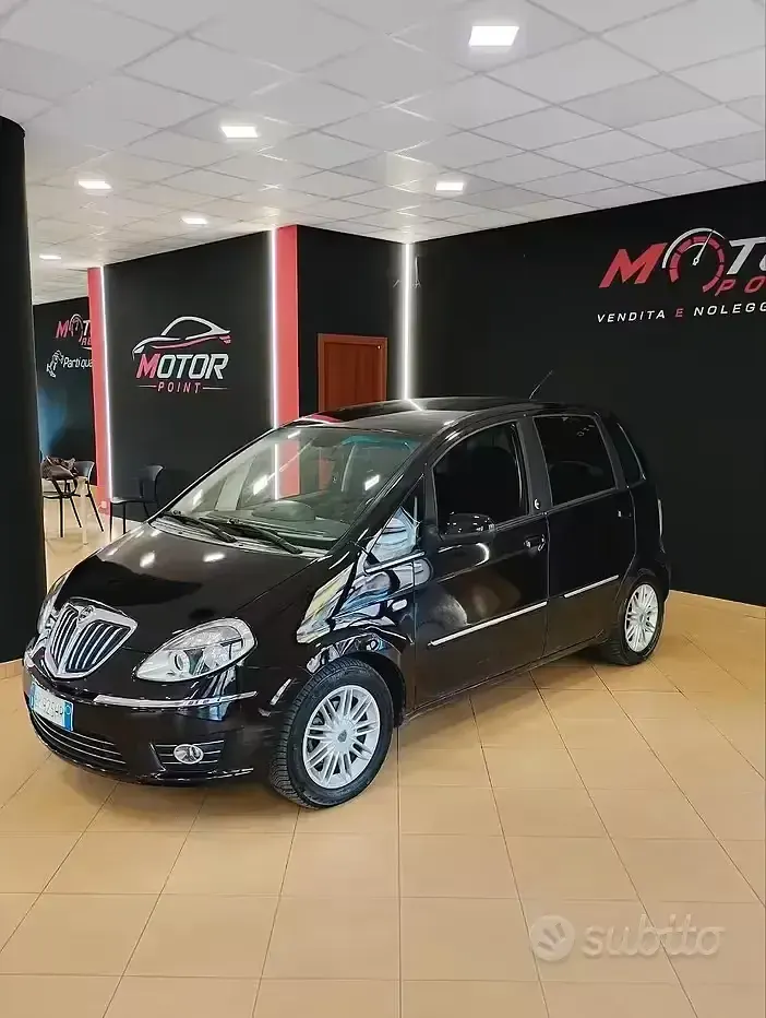 Usata Lancia Musa Gold 77 CV (56 kW) 2013 Nero Monovolume