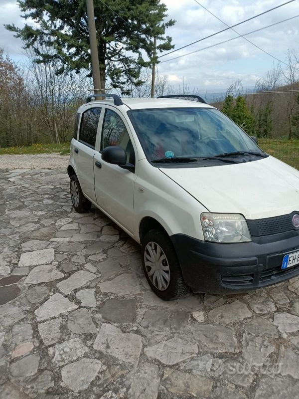 Usata 2011 Fiat Panda 4x4 Due volumi | 4900 € (Buon prezzo) - Immagine 1/4