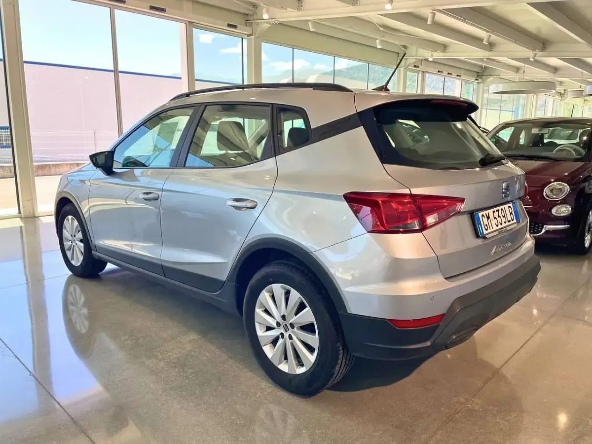 Usata Seat Arona Style 95 CV (69 kW) 2022 Argento SUV