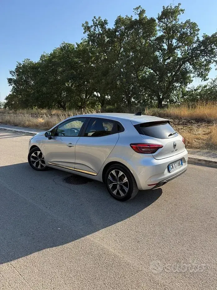 Usata Renault Clio V Evolution 101 CV (74 kW) 2023 Grigio Berlina
