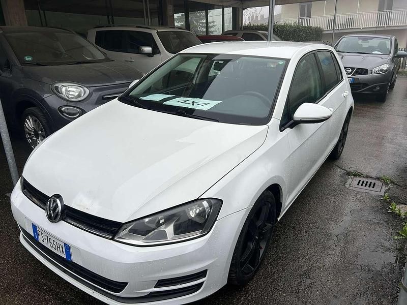 Używany VW Golf VII 105 KM (77 kW) 2013 Biały Sedan/Limuzyna