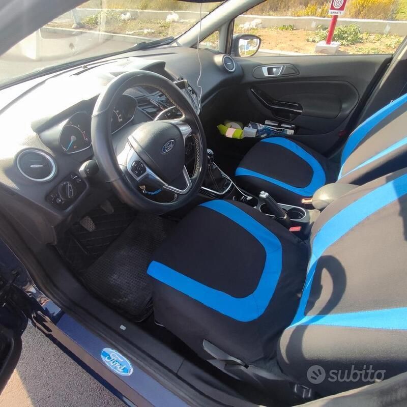 Usata Ford Fiesta Titanium 97 CV (71 kW) 2016 Blu Utilitaria