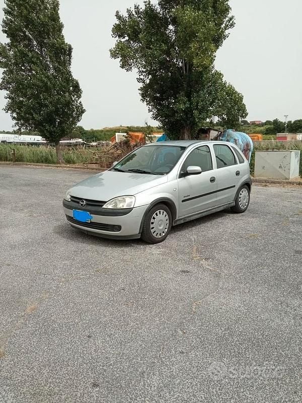 Usata Opel Corsa 75 CV (55 kW) 2002 Grigio Berlina