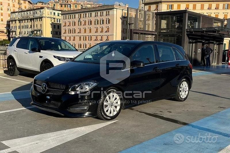 Nero Usata 2015 Mercedes B180 Executive Monovolume | 10.890 € (Buon prezzo) - Immagine 1/4