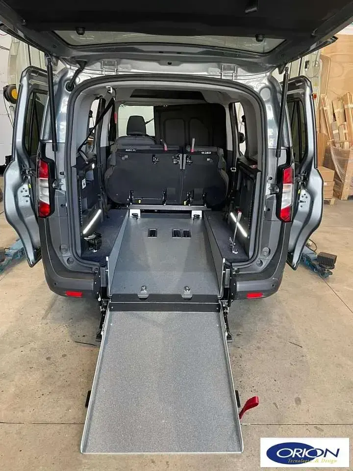 Nuova Ford Courier 2025 Bianco Monovolume