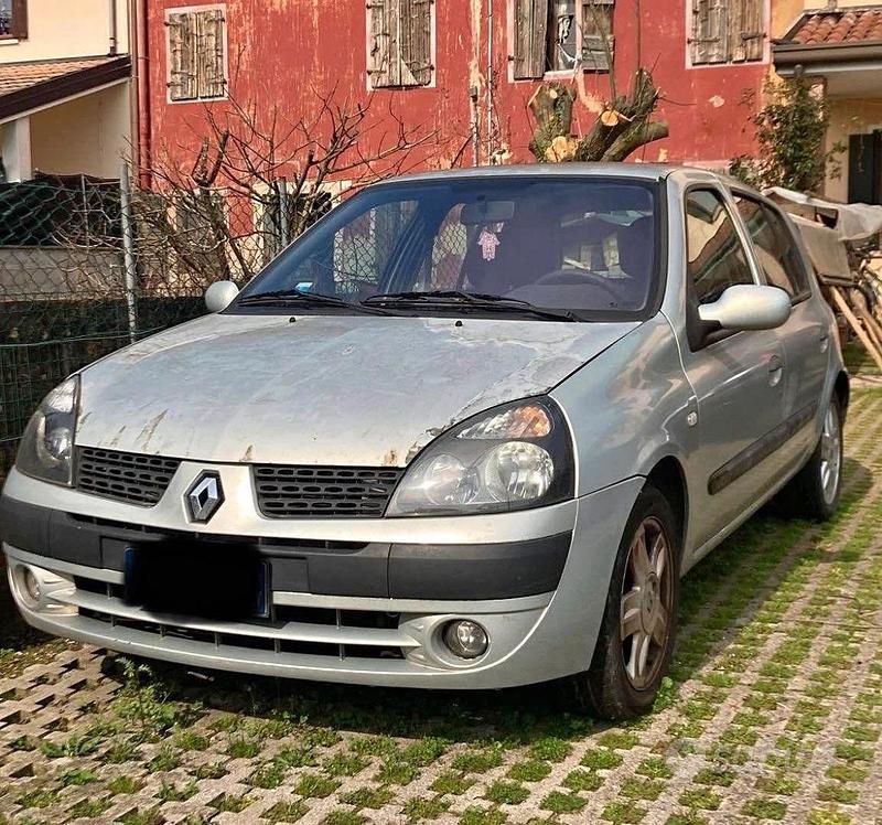Usata Renault Clio II 2004 Grigio Utilitaria