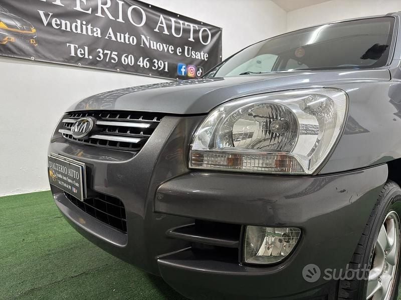 Usata Kia Sportage Active 140 CV (102 kW) 2007 Grigio SUV