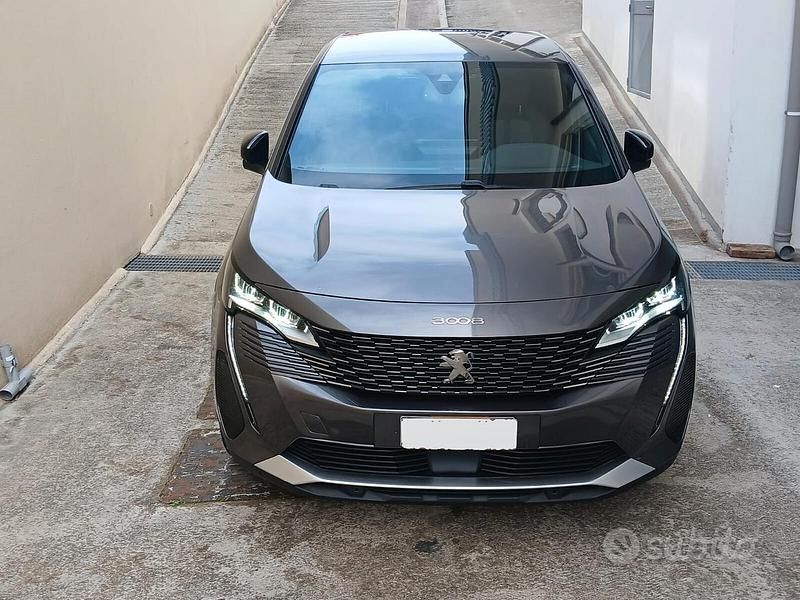 Usata Peugeot 3008 Allure 131 CV (96 kW) 2023 Grigio SUV