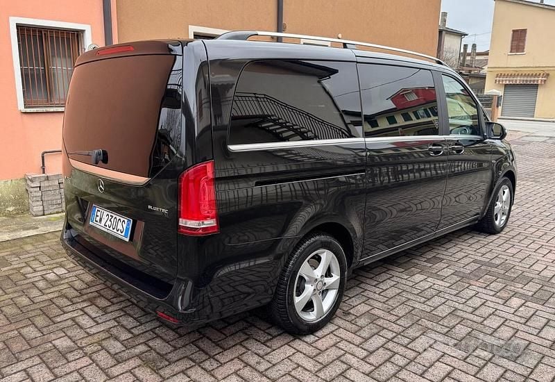 Usata Mercedes V250 Premium 190 CV (139 kW) 2014 Nero Monovolume