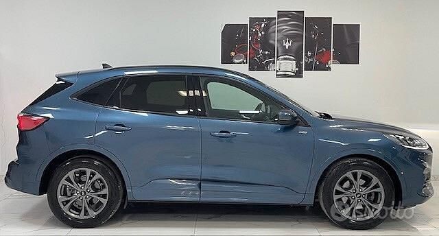 Usata Ford Kuga ST-Line 120 CV (88 kW) 2023 Blu SUV